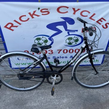 Ammaco Cosmopolitan 16” Frame Ladies Town Bike. £125