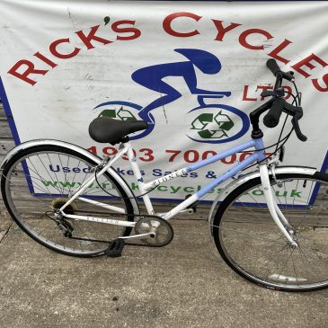 Raleigh Pioneer 18” Frame Ladies Hybrid Bike. £125. Refurbished!!