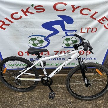 B-Twin Rockrider 300 24” Wheel Unisex Kids Bike. £85. Refurbished!!