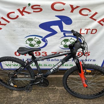 B-Twin Rockrider 700 24” Wheel Kids Bike. £135. Refurbished!!