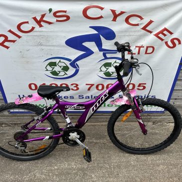 Giant MTX 225 24” Wheel Mountain Girls Bike. £85. Refurbished!