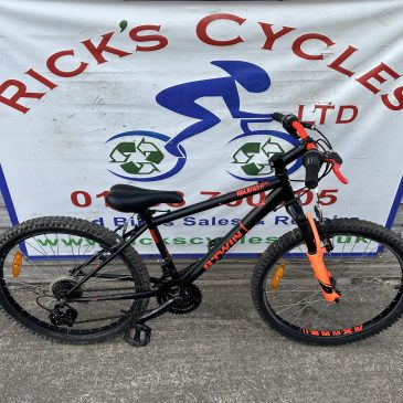 B-Twin Rockrider 500 24” Wheel Kids Bike. £90. Refurbished!!