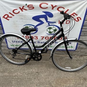 Ammaco Manhattan 16” Frame Ladies Town Bike. £100