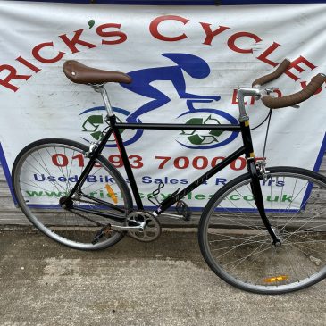 Hackney Club 22” Frame Fixie Bike. £135