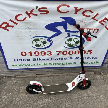 Blade Scooter. £20
