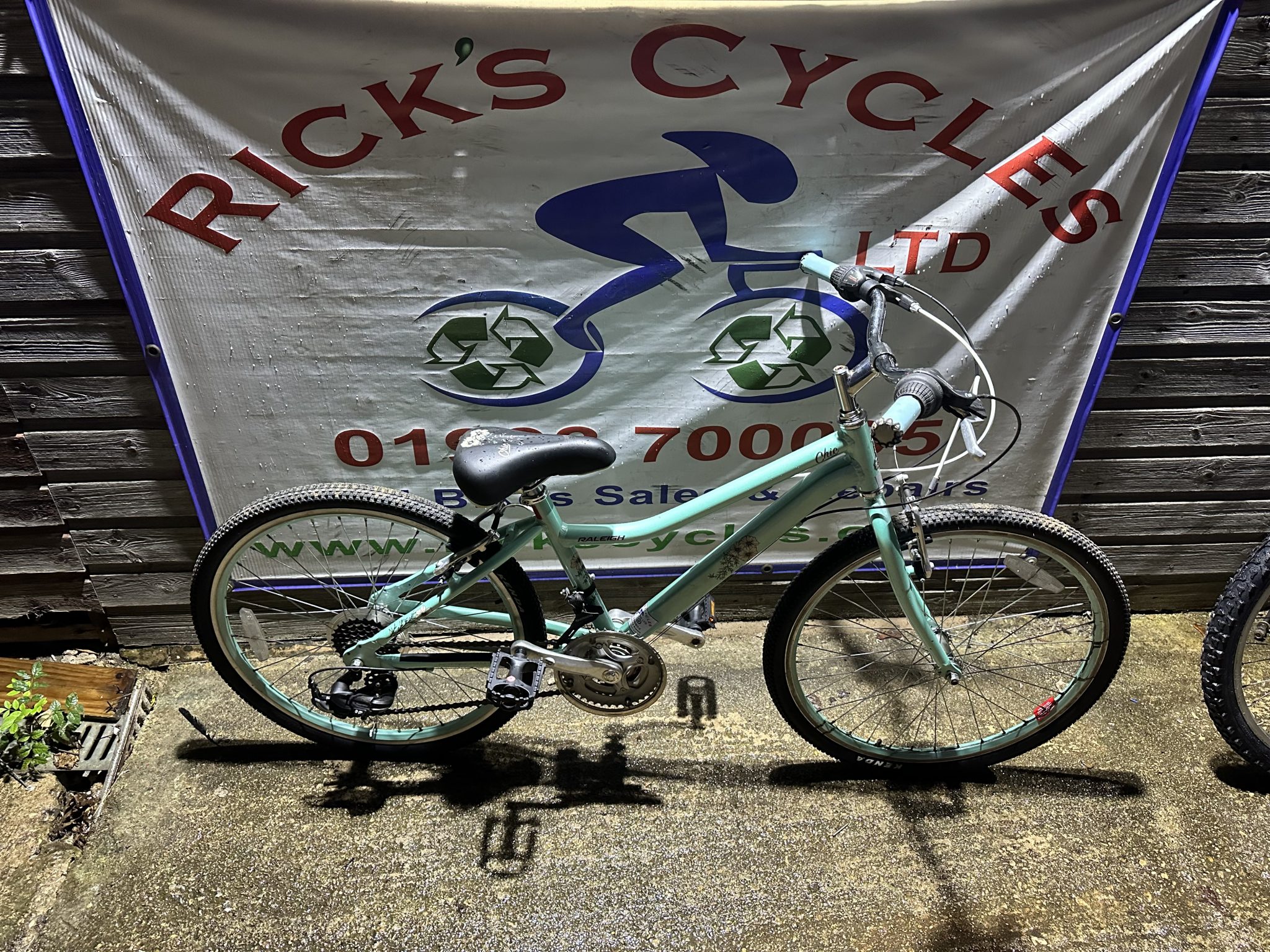 Raleigh Chic 24” Wheel Girls Bike. £140. Excellent Rick's Cycles