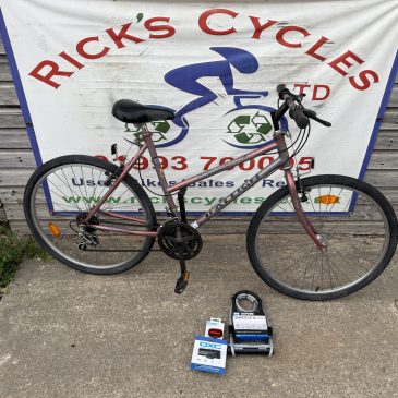 Raleigh Monsoon 20” Frame Ladies Bike. £110. Idea student Bike