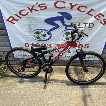 Trek MT220 24” Wheel Kids Mountain Bike. £130. Refurbished!