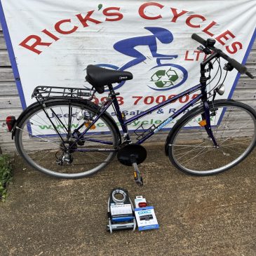 Coronado Trekking 19” Frame Ladies Hybrid Bike. £145. Free 12” D-Lock, Lights. Idea student bike!