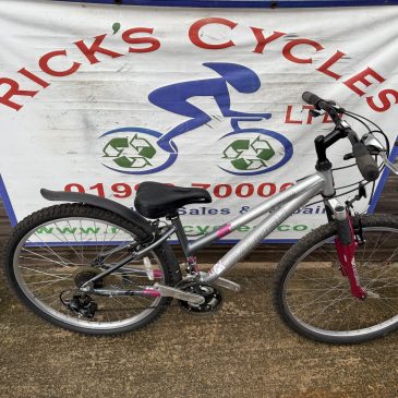 Raleigh AT10 14.5” Frame Ladies Bike. £135  Light weight alloy frame.