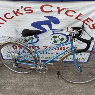 Carlton Courette 21” Frame Ladies Road Bike. £95. Light weight