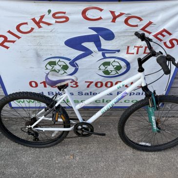 Summit Ice 16.5” Frame Ladies Bike. £75. Ideal Student Bike