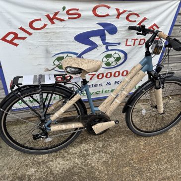 Forme Middleton 17” Frame Fully Loaded Ladies Hybrid. (No14) £300. Rrp £540