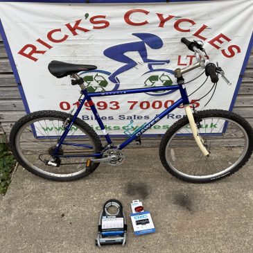 Dawes Watoga 21.5” Frame Bike including 12” D-Lock/Cable & Lights £120