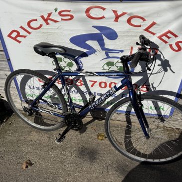 Trek FX 7.0 20” Frame Hybrid Bike. £165. Inc 12” D-Lock, Lights. Idea student bike!