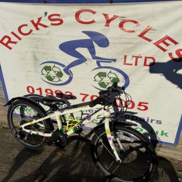 Frog 52 20” Wheel Girls Bike. Spotty. No9. £185  Refurbished!