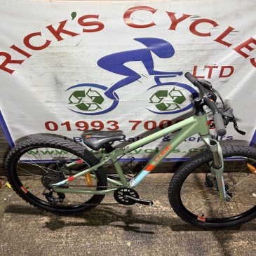 Cube Acid Race 12.5” Frame, 24” Wheel Unisex Kids Mountain Bike. No1. £295. Great
