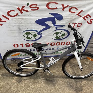 WOOM 5 24” Wheel Kids Bike. Grey/White No1. WAS £465! Now £395. Super Light Weight