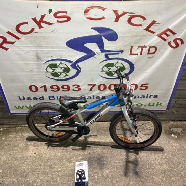 Cube Acid SL 18” Wheel Unisex Kids Bike. £185. Very light weight