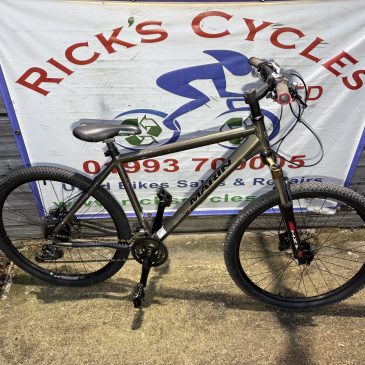 Marin Hawk Hill SE 19” Frame Mountain Bike. £165. Great Spec