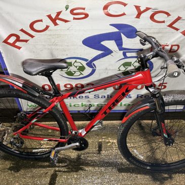 Trek Marlin 5 29er 19” Frame Mountain Bike. £275. Excellent