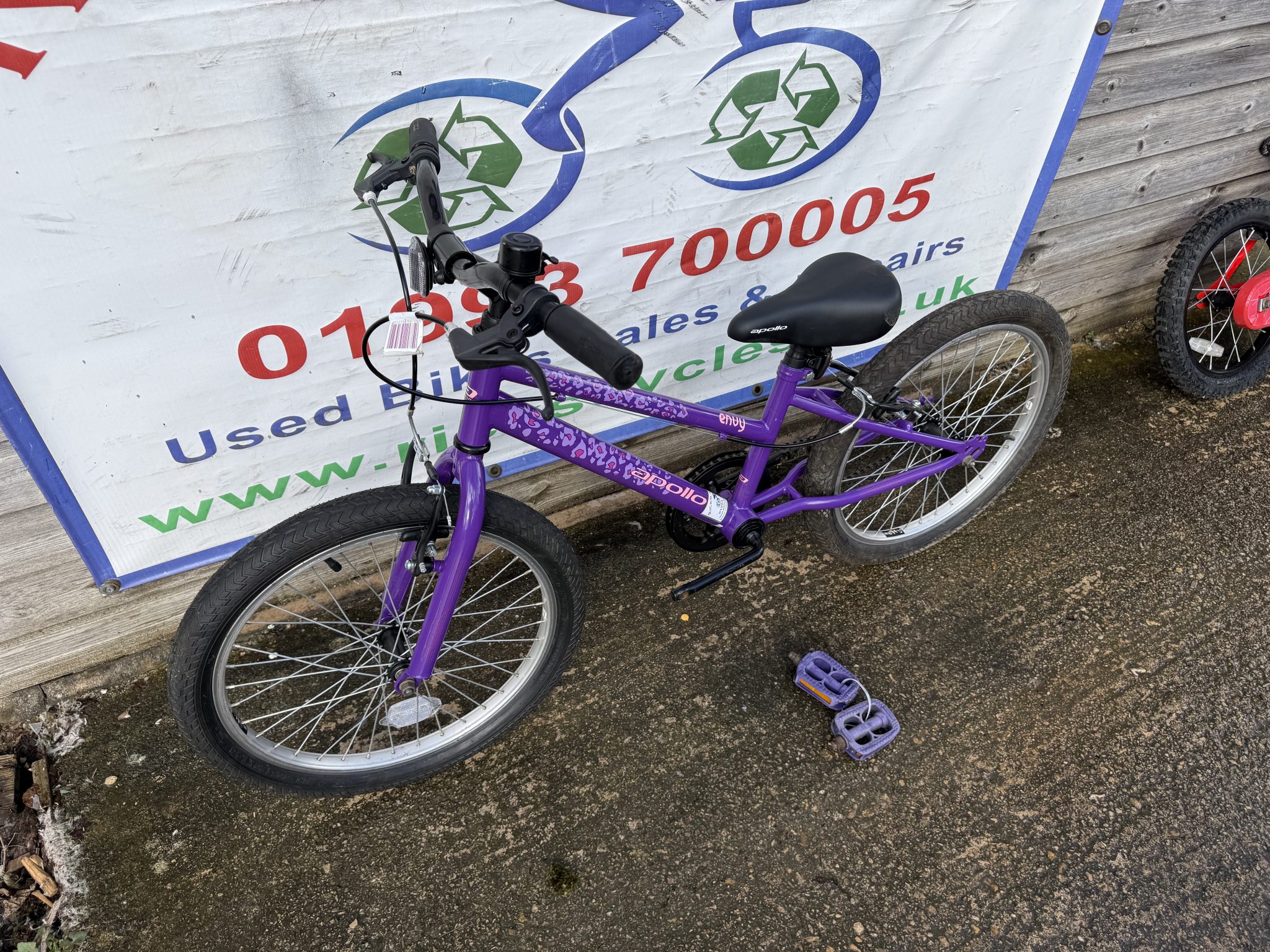 Apollo Envy 20” Wheel Girls Bike. Purple No4. £75. Ideal learning bike ...