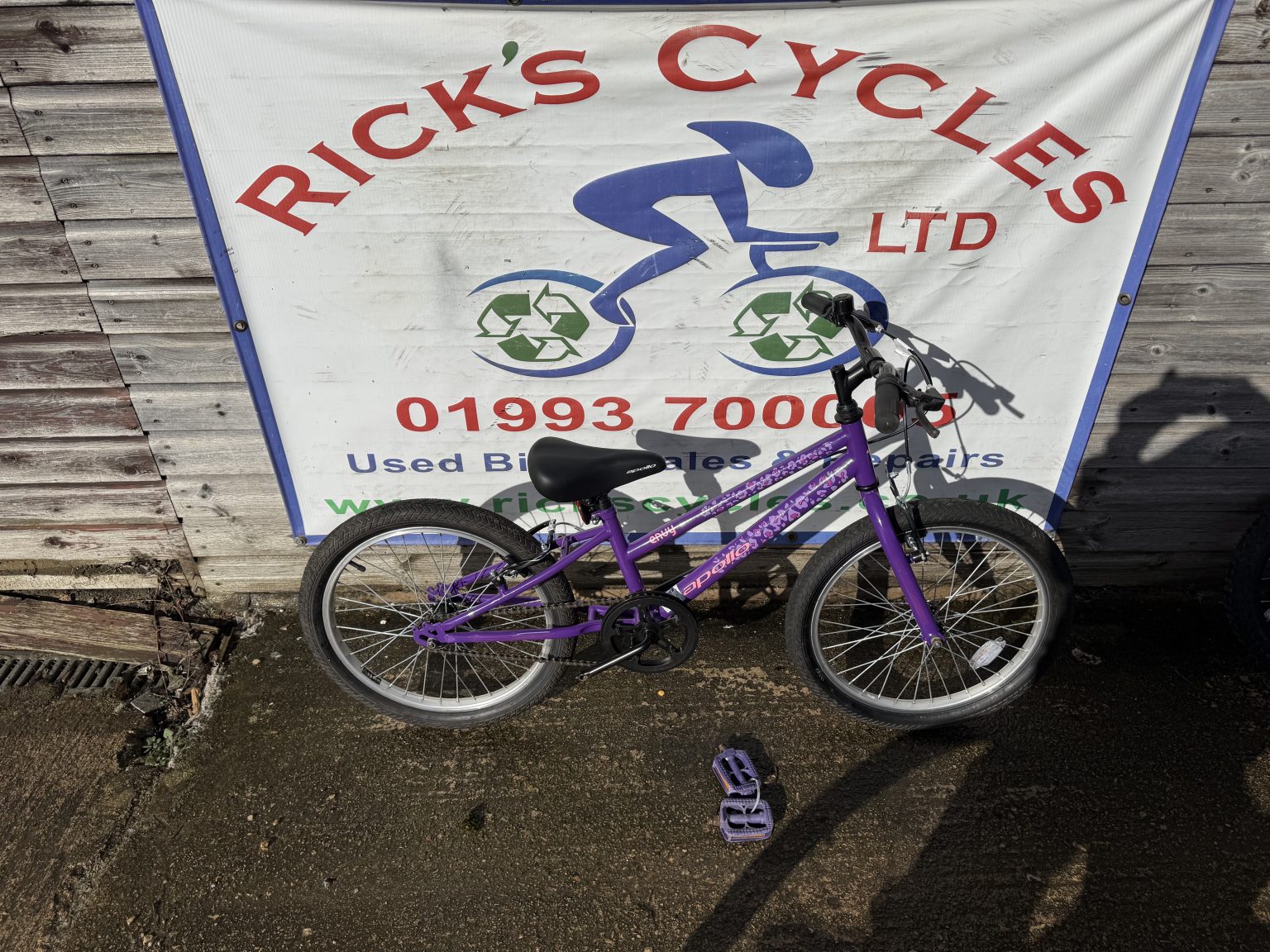Apollo Envy 20” Wheel Girls Bike. Purple No4. £75. Ideal learning bike ...