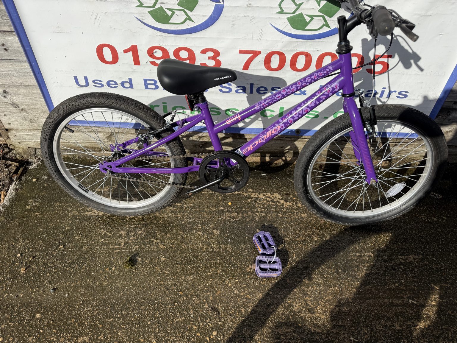 Apollo Envy 20” Wheel Girls Bike. Purple No4. £75. Ideal learning bike ...