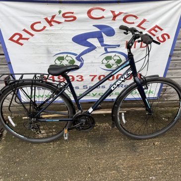 Dawes Discovery 18” Frame Ladies Hybrid Bike. £195. Excellent
