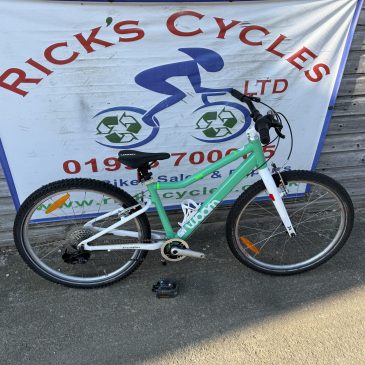 WOOM 5 24” Wheel Kids Bike. Green No1. £395! Great!