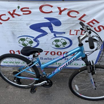 Claud Butler Trailridge 15” Frame Ladies Bike. £95. Serviced