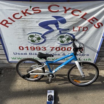 WOOM 4 20” Wheel Kids Bike. Blue No5. £300. Refurbished!! Only 6.6Kg!