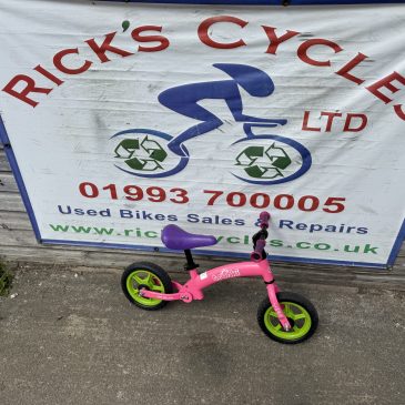 Trunki Folding Balance Bike with 10-inch wheels £30. Only 3.5kg.