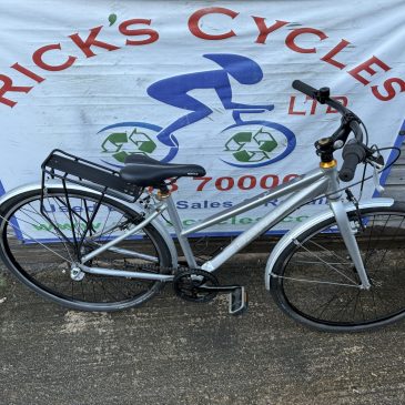 Dawes Urban Express 3, 17” Frame Ladies Hybrid Bike. £175. Nice light weight 6061 alloy