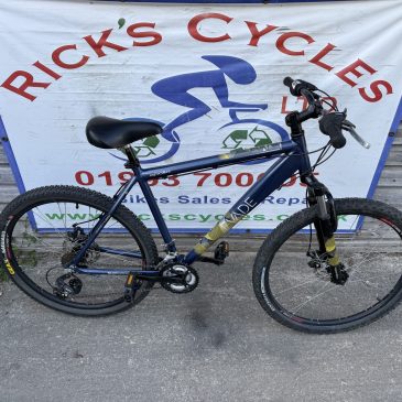 Apollo Evade 20” Frame Mountain Bike. £100. Serviced.