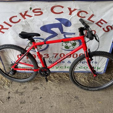 Frog 78 26” Wheel Unisex Hybrid Bike. Neon Red No1. £225. Serviced