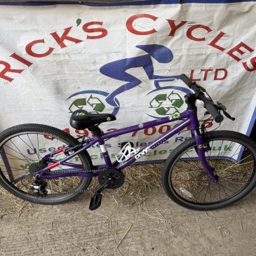 Frog 62 12” Frame, 24” Wheel Unisex Kids Bike. Purple No10. £195. Refurbished!