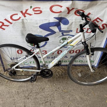 Apollo Transition Hybrid Sport 16” Frame Ladies Hybrid Bike. £130. Refurbished!!