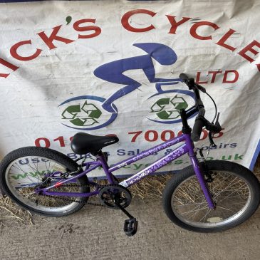 Apollo Envy 20” Wheel Girls Bike. Purple No5. £65. Ideal learning bike!