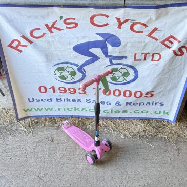 Beleev Girls Scooter £20. Great