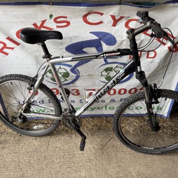 Trek 4 series 23” XXL Frame Mountain Bike. £125. Ready To ride