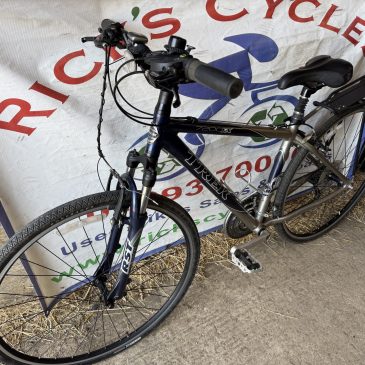 Trek 7200 FX 17.5” Frame Hybrid Bike. £165. Light weight alloy frame!