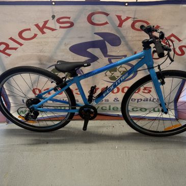 Forme Kinder MX26 26”Wheel Unisex Kids Bike. Blue No19. £220. Light weight alloy bike