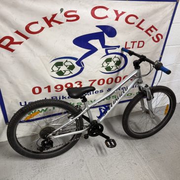 Specialized HotRock 24” Wheel Kids Mountain Bike. £125. Serviced. Light alloy frame.