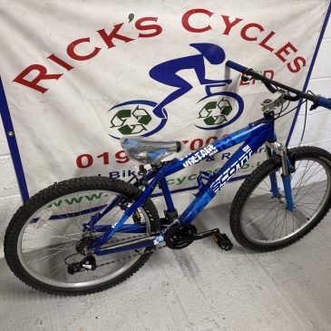 GT OutPost 22” (XL)Frame Mountain Bike. £95. Serviced