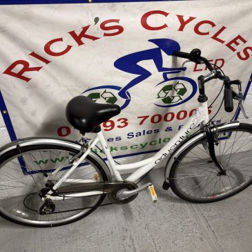 Adventurer Uni 19” Frame Ladies Low Frame City Bike. £85. Nice low down alloy frame.