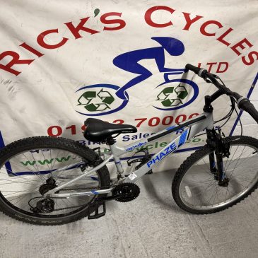 Apollo Phaze 14” Frame Mountain Bike. £100. Alloy frame.