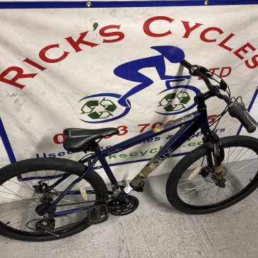 Apollo Evade 17” Frame Mountain Bike. £125. Alloy frame! Serviced