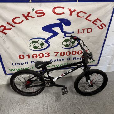 Mongoose Scan R50 20” Wheel Girls Bike. £95. Serviced