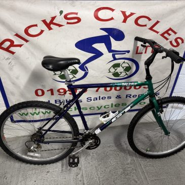 GT Talera 22” XL Frame Mountain Bike. £185! Refurbished!!